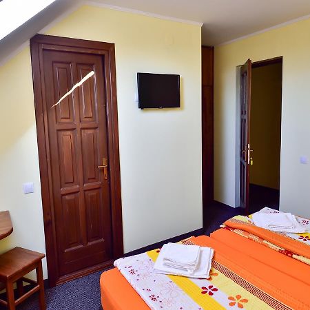 Gyongyvirag Panzio Bed & Breakfast Turia Dış mekan fotoğraf