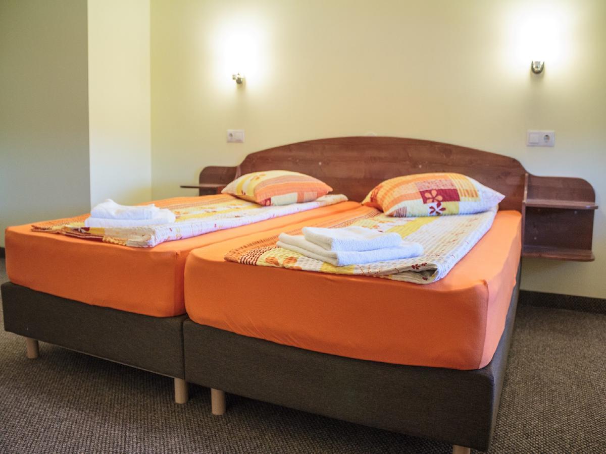 Gyongyvirag Panzio Bed & Breakfast Turia Dış mekan fotoğraf